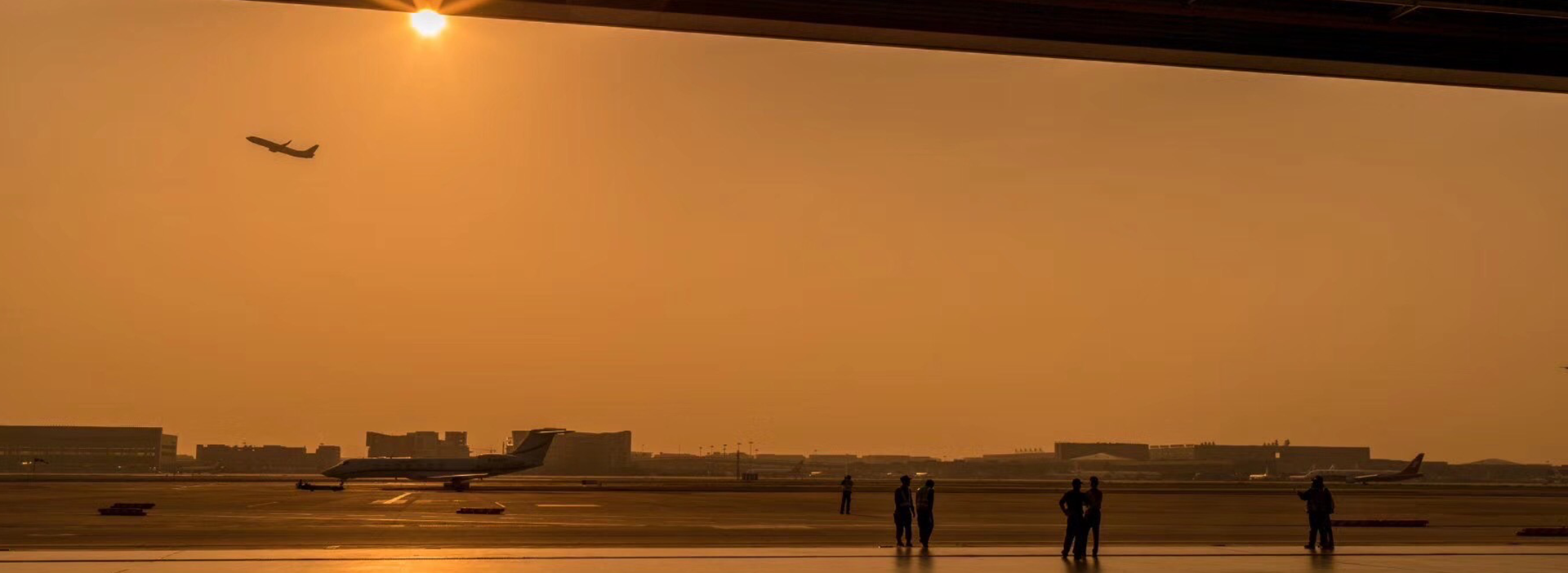 airport-sunset